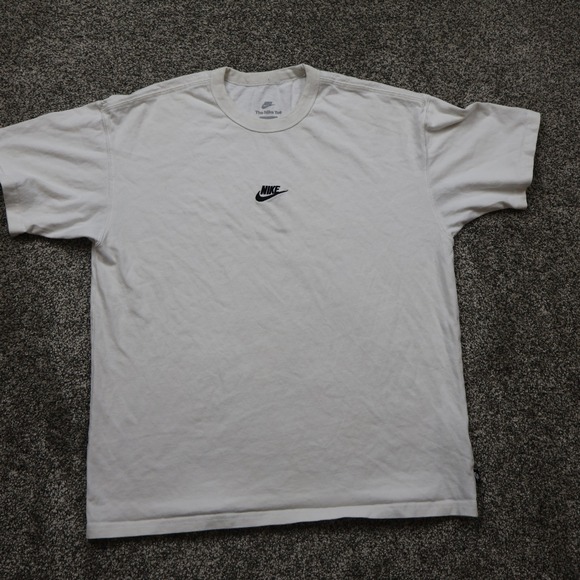 Nike T-Shirt Men's Medium Beige Cotton Embroidered Logo Casual - Picture 1 of 9